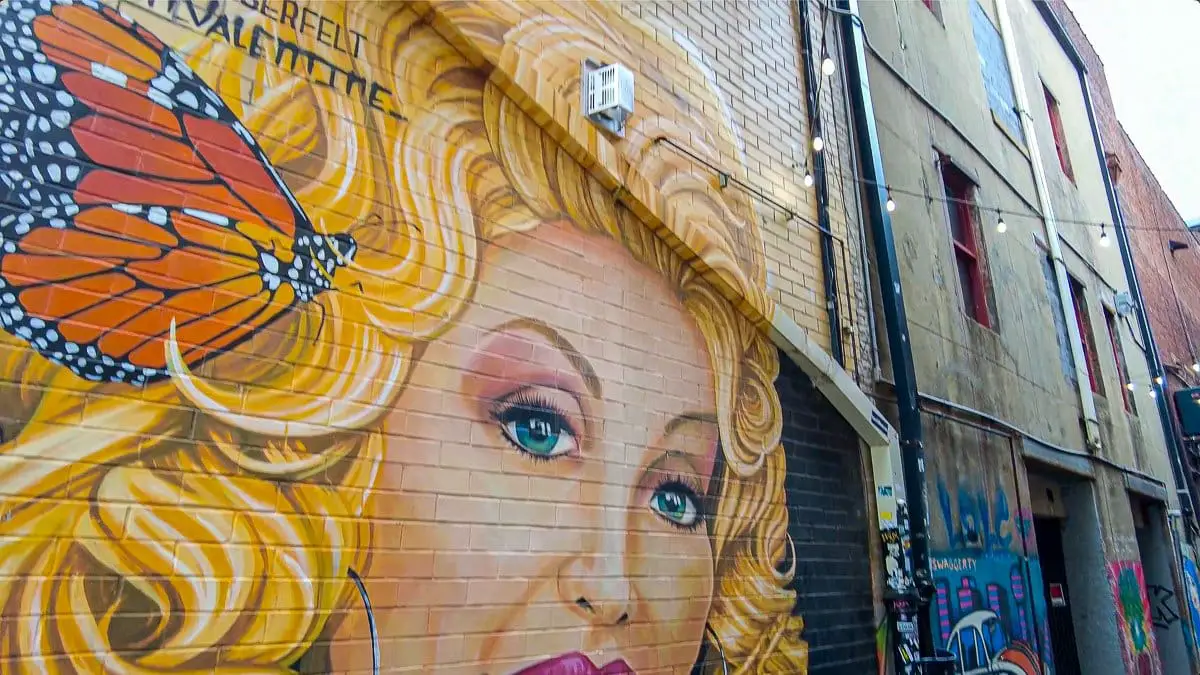 Dolly Parton mural in Knoxville, Tennessee