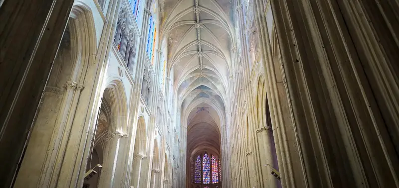 Inside Cathédrale Saint-Gatien as light streams in during our citywalk live