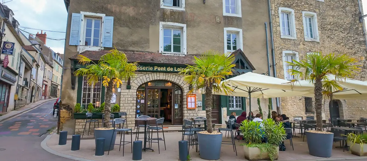 A quiet cafe near the river and in the old section of Nevers where citywalks live