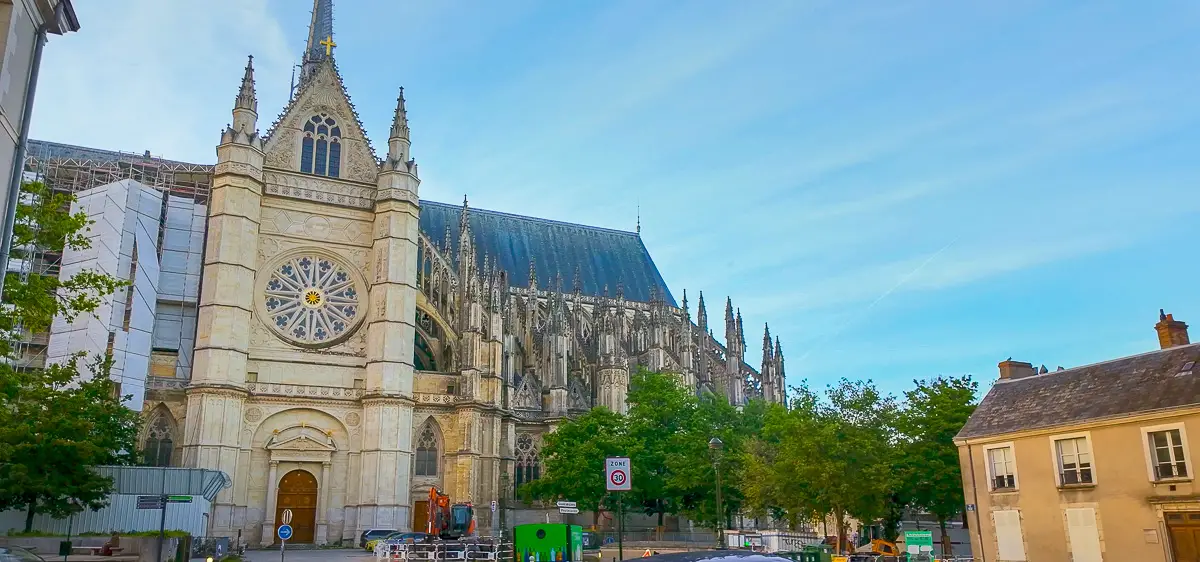 South side of Cathédrale Sainte-Croix d'Orléansduring my virtual treadmill walking tour