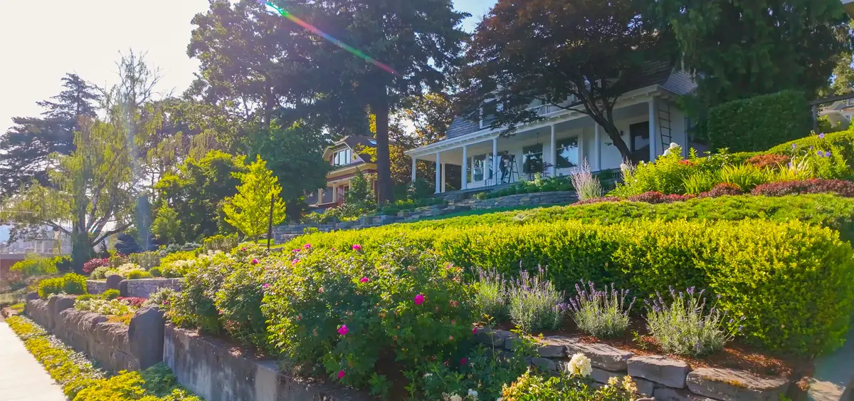 Grand houses overlooking the river in Hood River during our virtual city walk